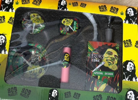 Set cadou bong Bob Marley Set cadou bong Bob Marley